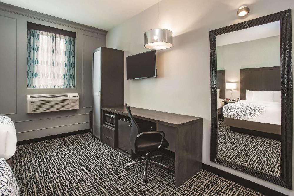La Quinta by Wyndham Inner Harbor Downtown Image 17