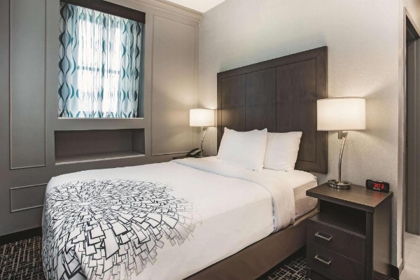 La Quinta by Wyndham Inner Harbor Downtown image 6